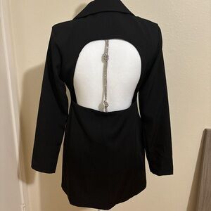 PrettyLittleThing Black Open-Back Blazer with Silver Chain